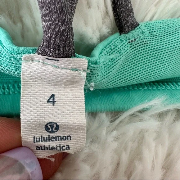Lululemon Women’s Free to Be Green Sports Bra Size: 4 - Picture 3 of 4